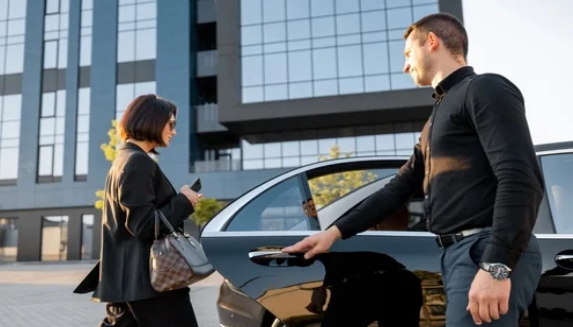 The Best Transportation Options in Houston: Airport Shuttle and Chauffeur Services